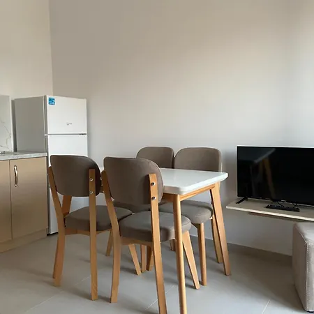 Karafili House شقة