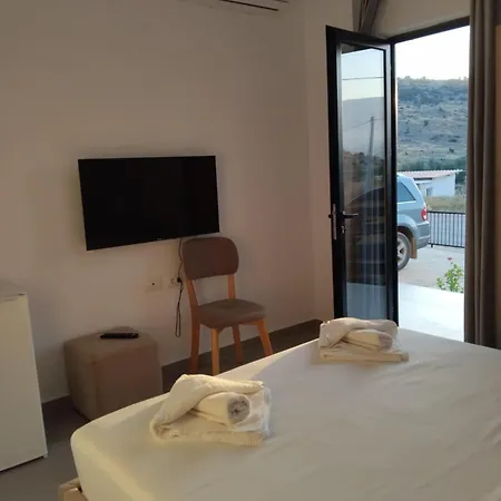 Karafili House Ksamil