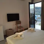 Karafili House Εξαμίλιο