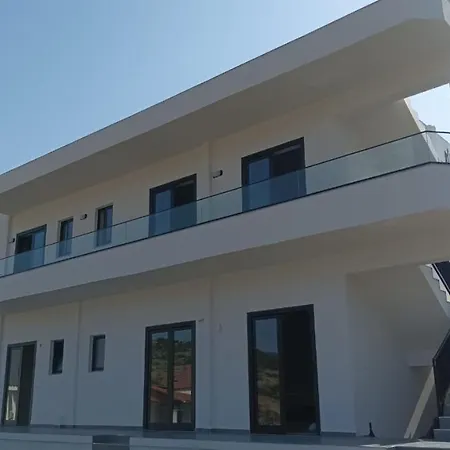 Karafili House * Ksamil