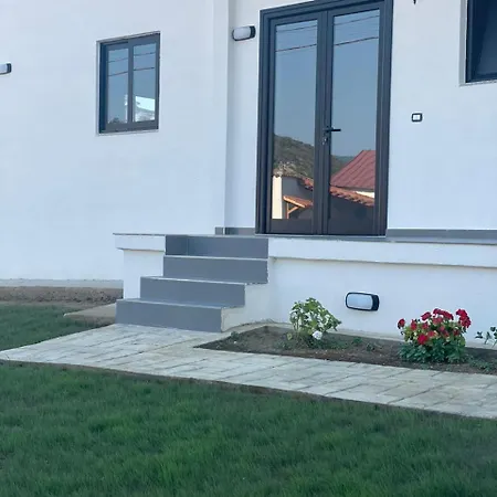 Karafili House Appartement *