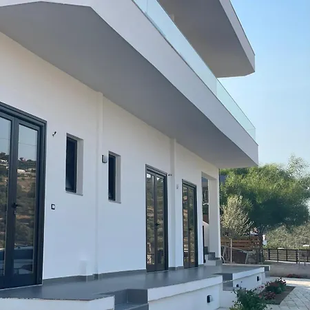 Karafili House Apartment *