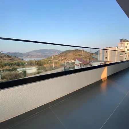 Διαμέρισμα Karafili House